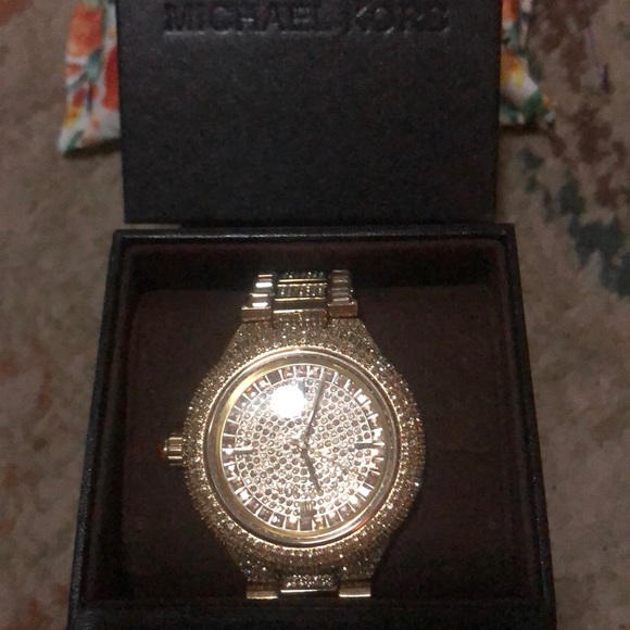 Authentic Michael Kors watch - Picture 2 of 5